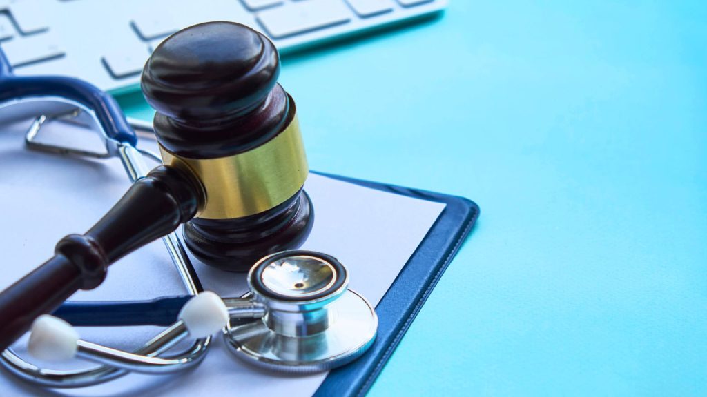 医療機関の法律を連想させる写真