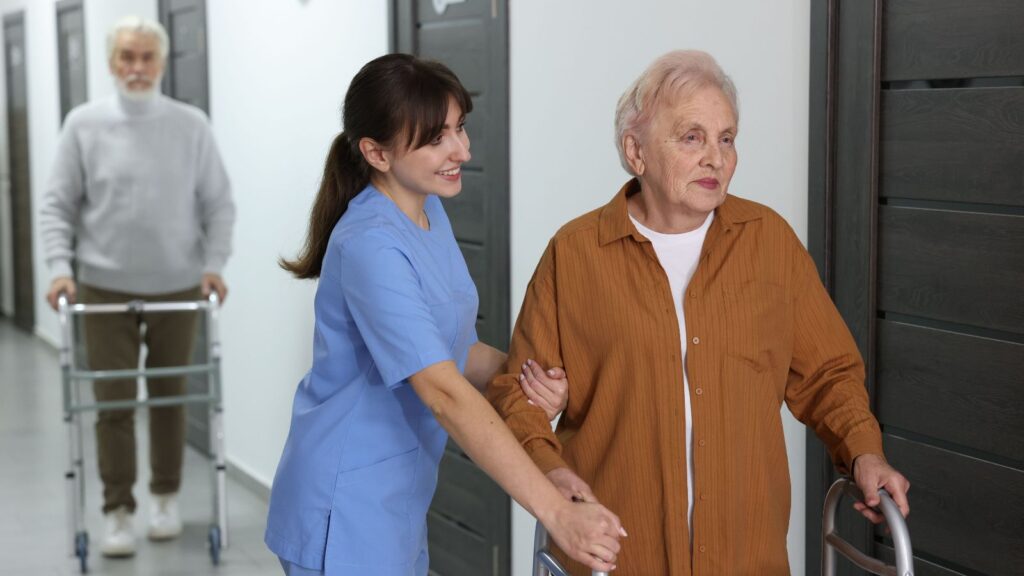 「現場別おすすめタイプ（病院・老健・特養）」を連想させる写真